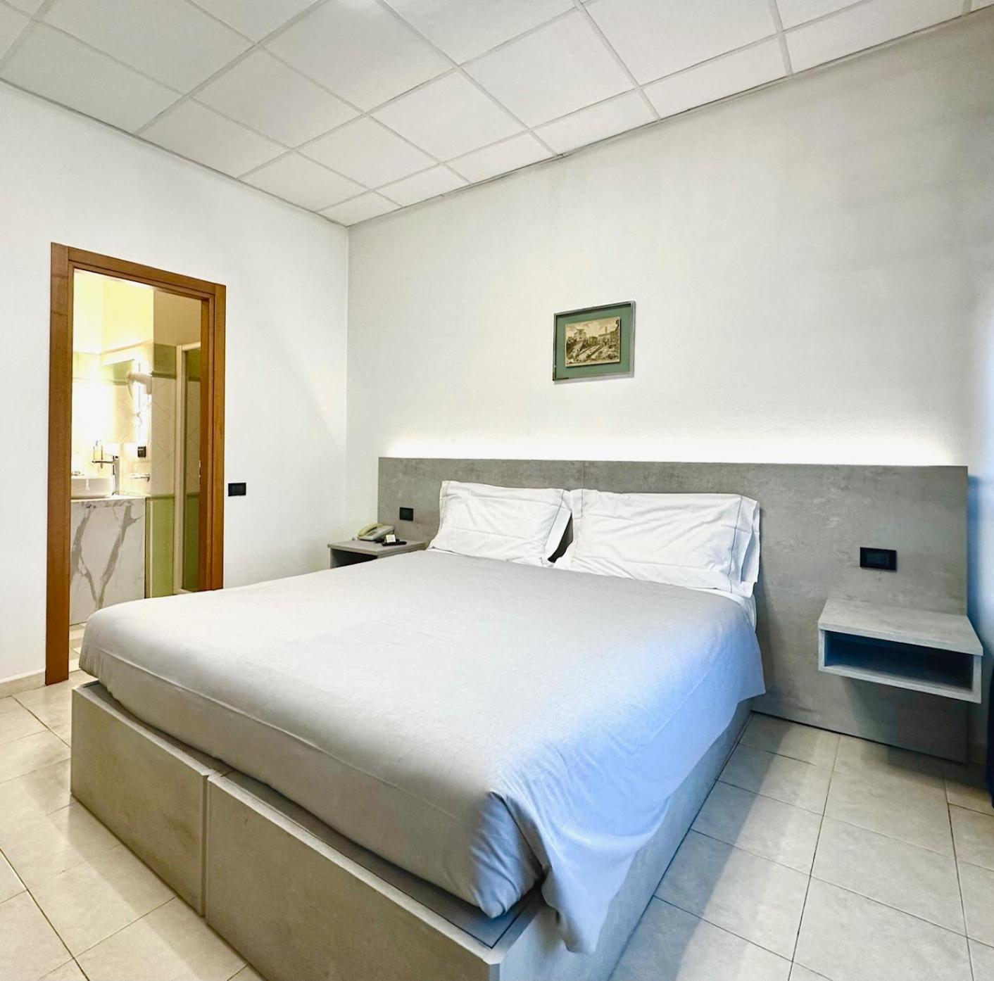 Hotel Leonardo Brescia Exterior photo