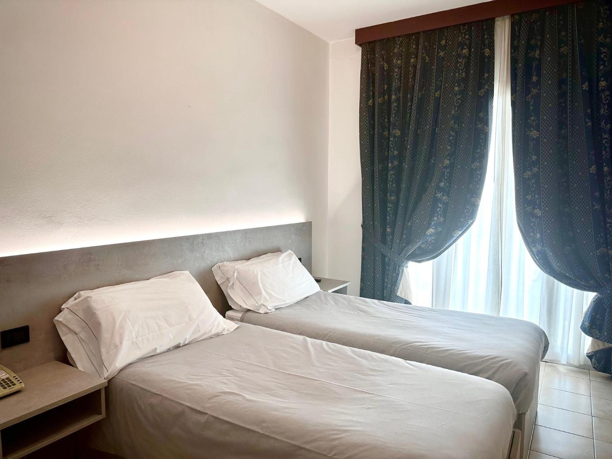 Hotel Leonardo Brescia Exterior photo